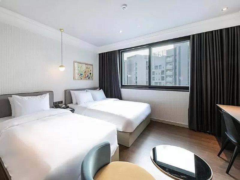 Brown Dot Hotel Jinju Eksteriør billede