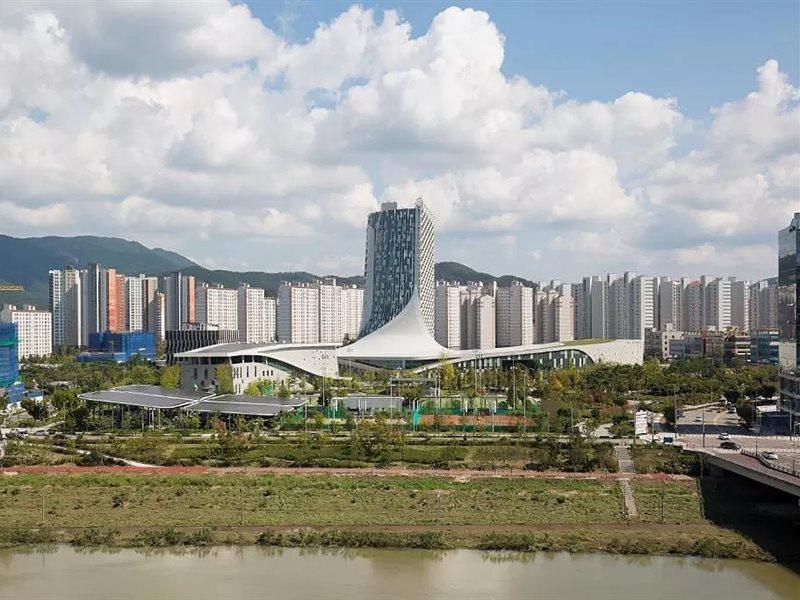 Brown Dot Hotel Jinju Eksteriør billede