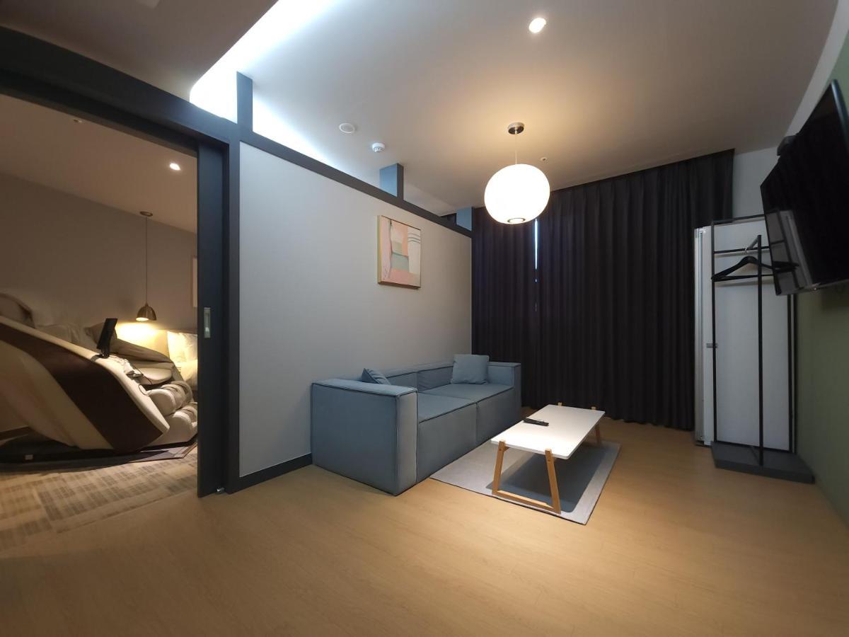 Brown Dot Hotel Jinju Eksteriør billede
