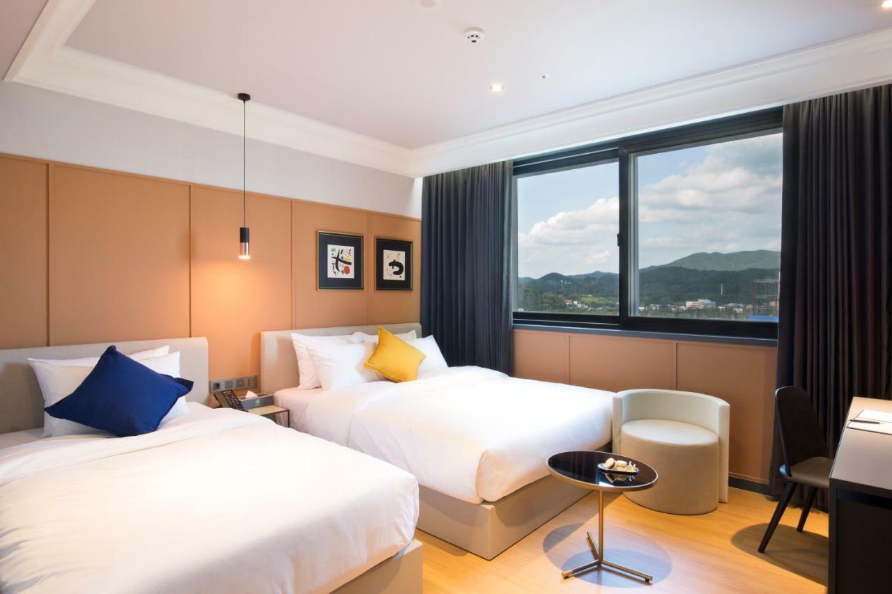 Brown Dot Hotel Jinju Eksteriør billede